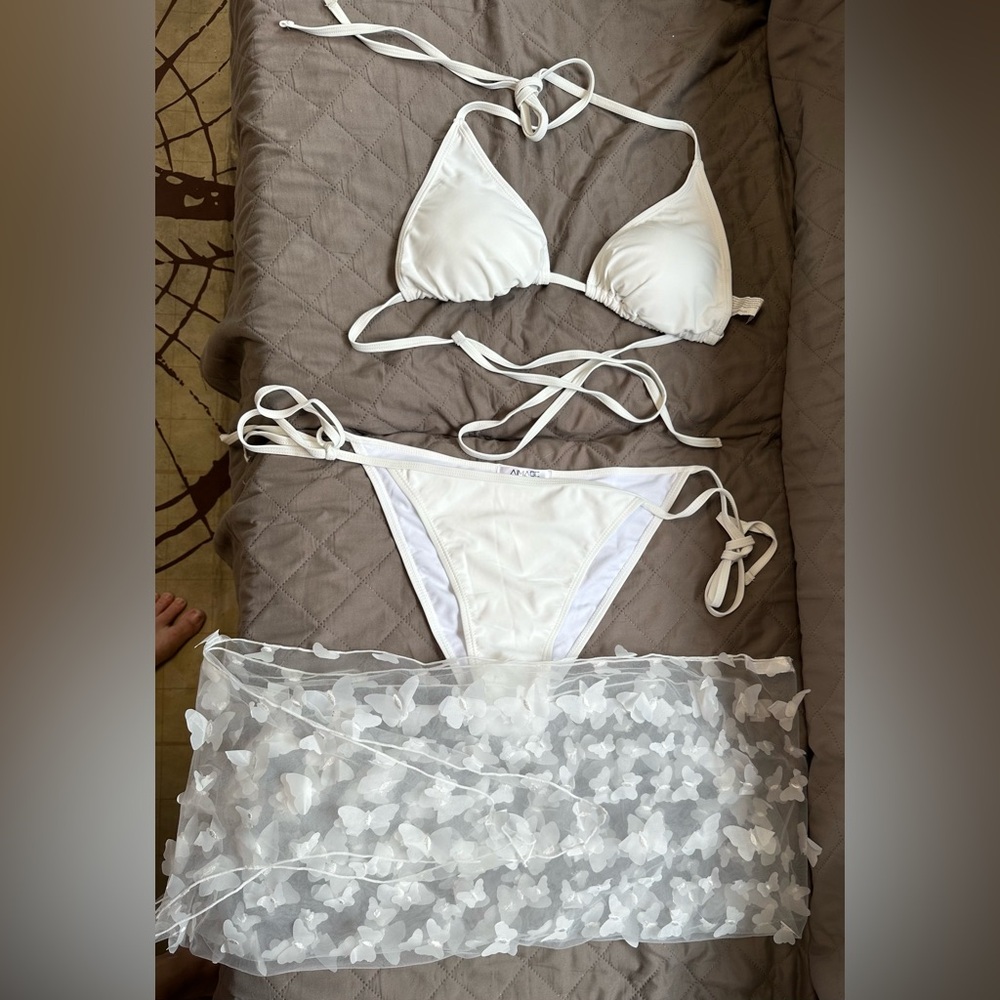 AIMAGE 3 piece bikini - White, w/Butterfly wrap